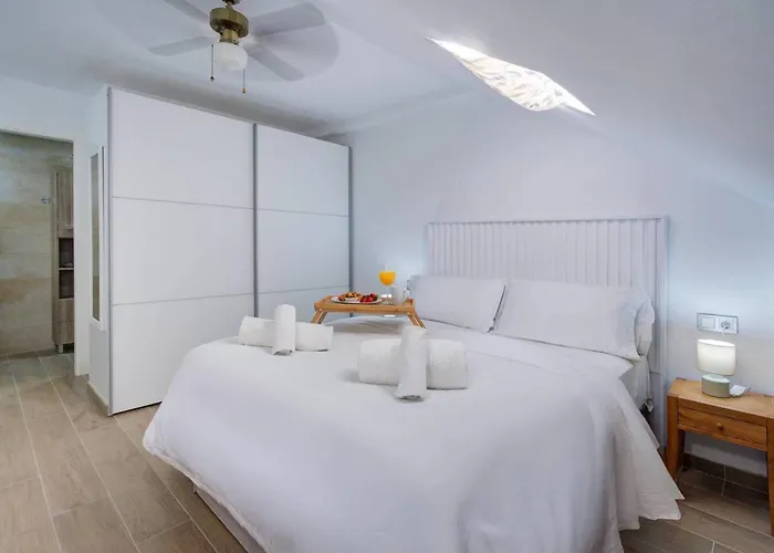 Home4u San Antonio - 1 Min Walk To Appartamento Estepona