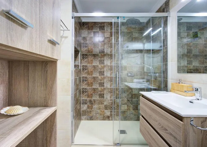 Home4u San Antonio - 1 Min Walk To Appartamento Estepona