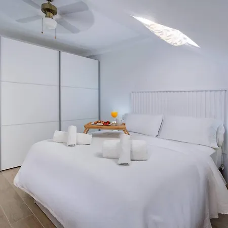 Home4u San Antonio - 1 Min Walk To Apartmán Estepona