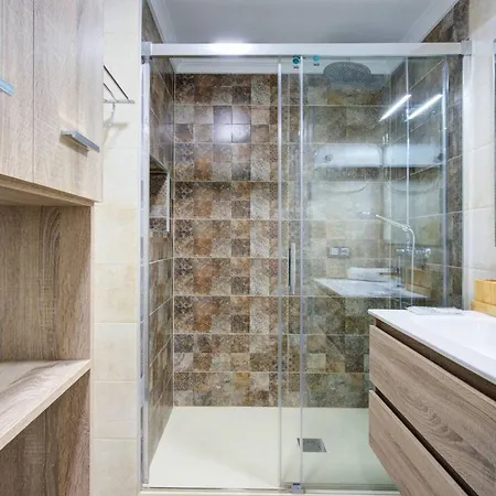 Home4u San Antonio - 1 Min Walk To Apartmán Estepona